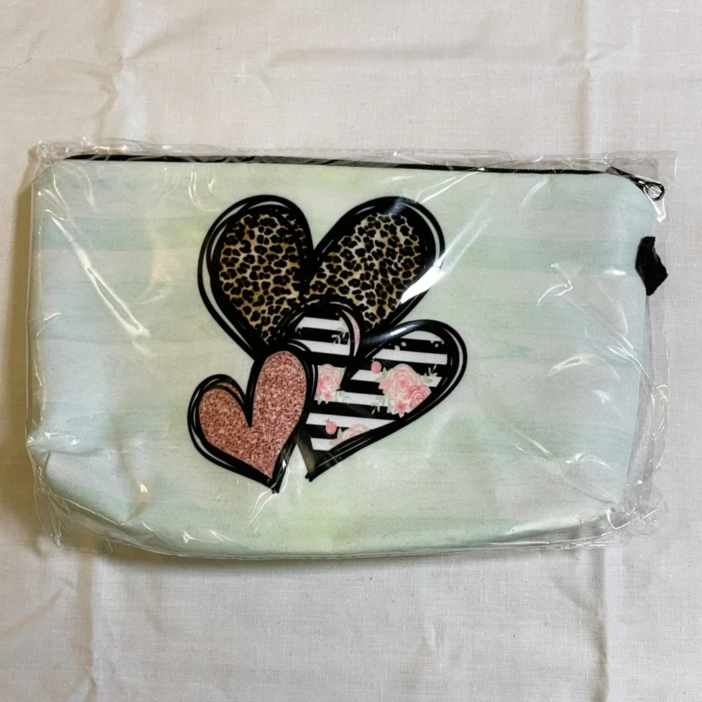 The Pouch‎ MAMA Cosmetic Bag Women OS Mint Green NWT Leopard Floral Hearts Boho